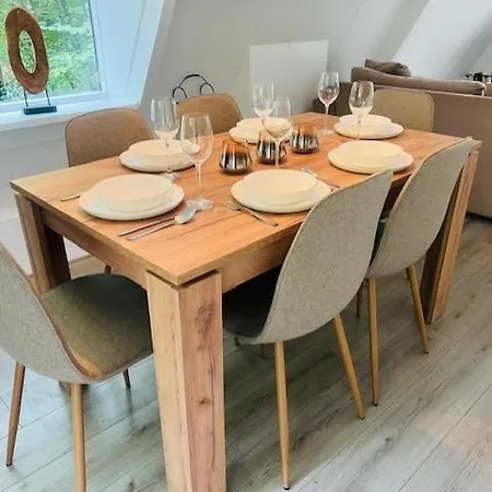 Fourseasons בקתה